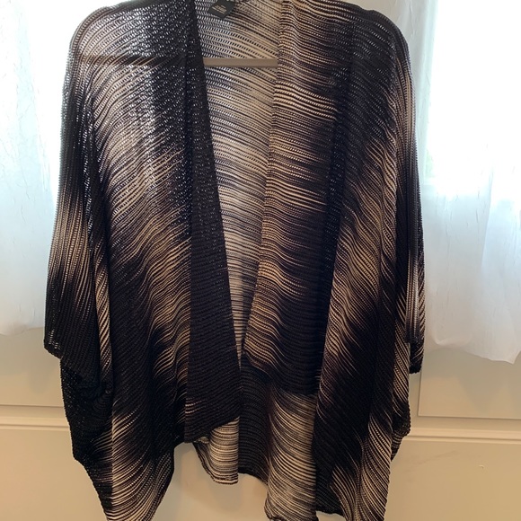 Black/white cover up jacket. Sz L/XL - Picture 1 of 4